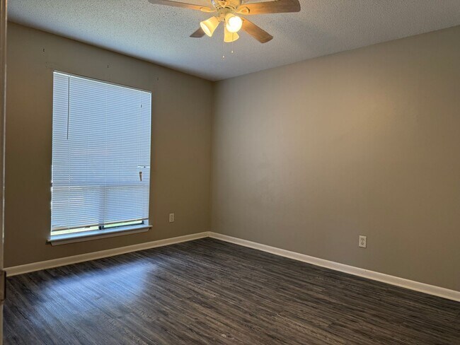 Building Photo - Maumelle Condo Available for Rent