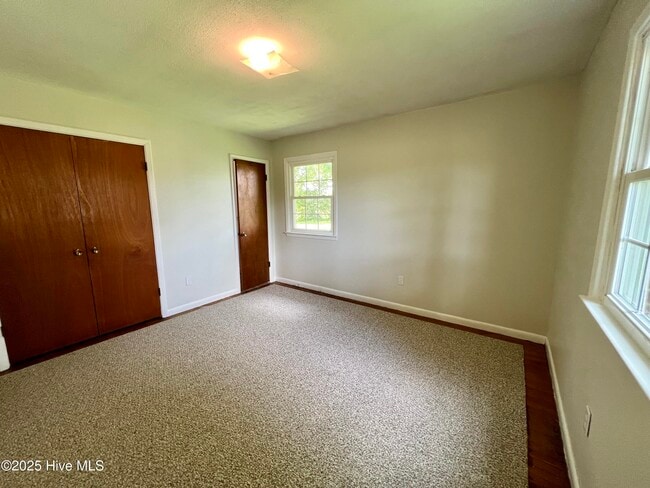 Building Photo - 259 NC-32