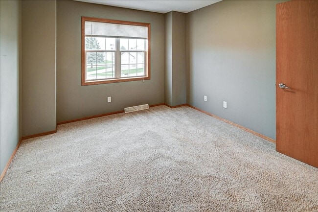 Building Photo - 400 Muirfield Ct