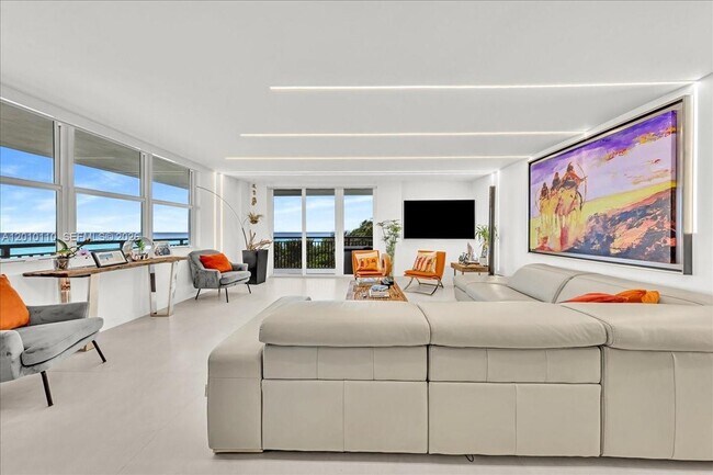 Building Photo - 1147 Hillsboro Mile