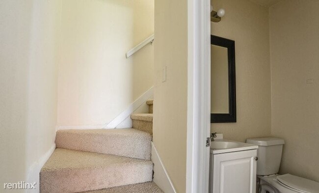 Primary Photo - 2 br, 1.5 bath Townhome - 3262 Kable Dr.
