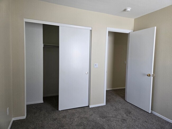 Building Photo - WATERFORD SQUARE COMMUNITY 3 BED 2.5 BATH **ASK ABOUT OUR MOVE IN SPECIALS***