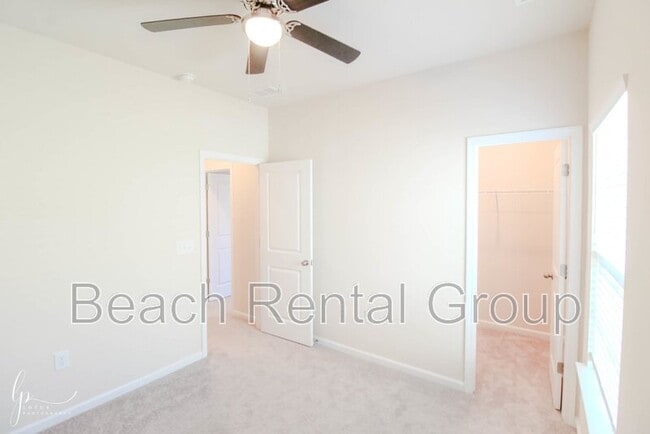 Building Photo - 313 Grv Pk Lp