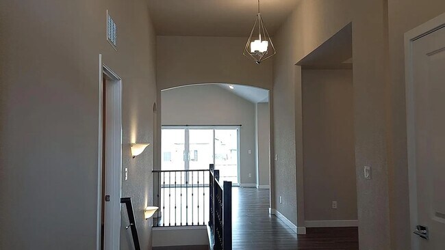 Building Photo - 10523 Summer Rdg Dr