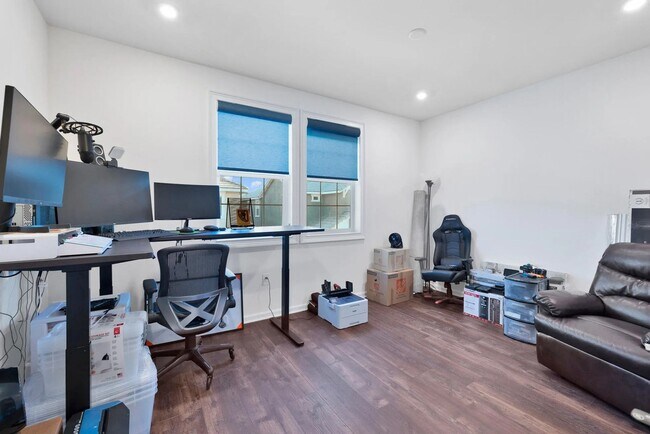Building Photo - Eco-Friendly 3BR Home in Palmdale