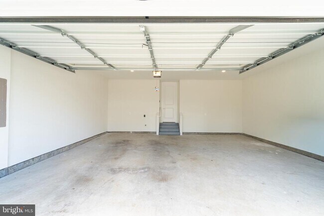 Building Photo - 41935 Spring Air Dr