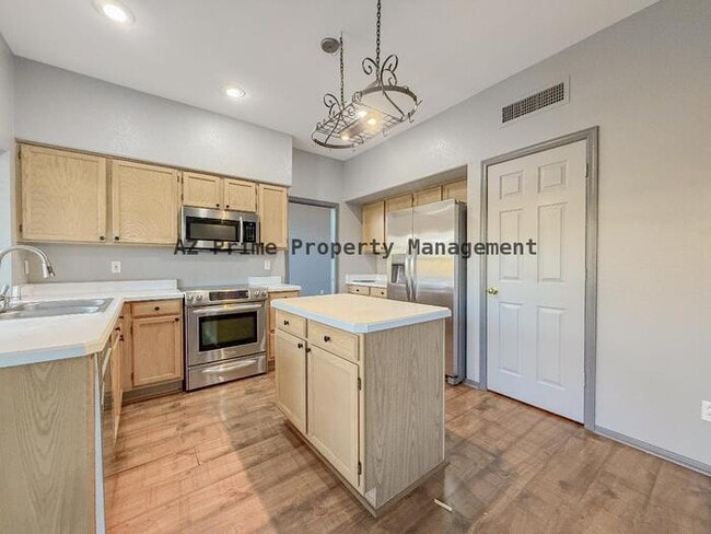 Building Photo - 260 W Calle Monte Vista