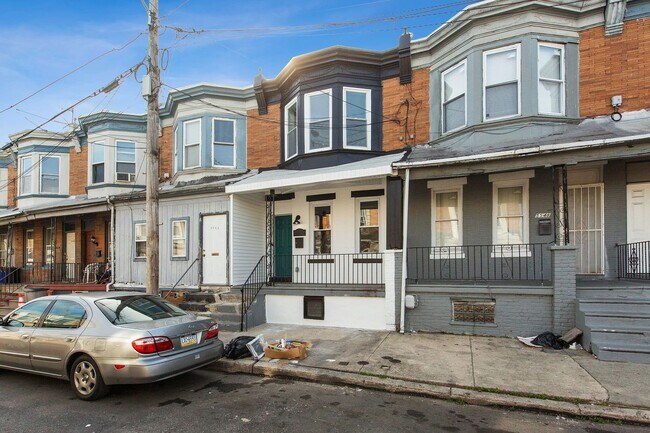 Building Photo - Newly Updated 2 bedroom 1 Bathroom House f...