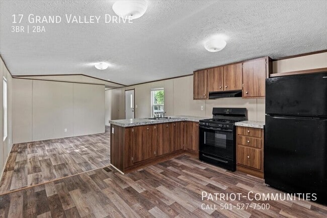 Building Photo - 17 Grand Valley Dr