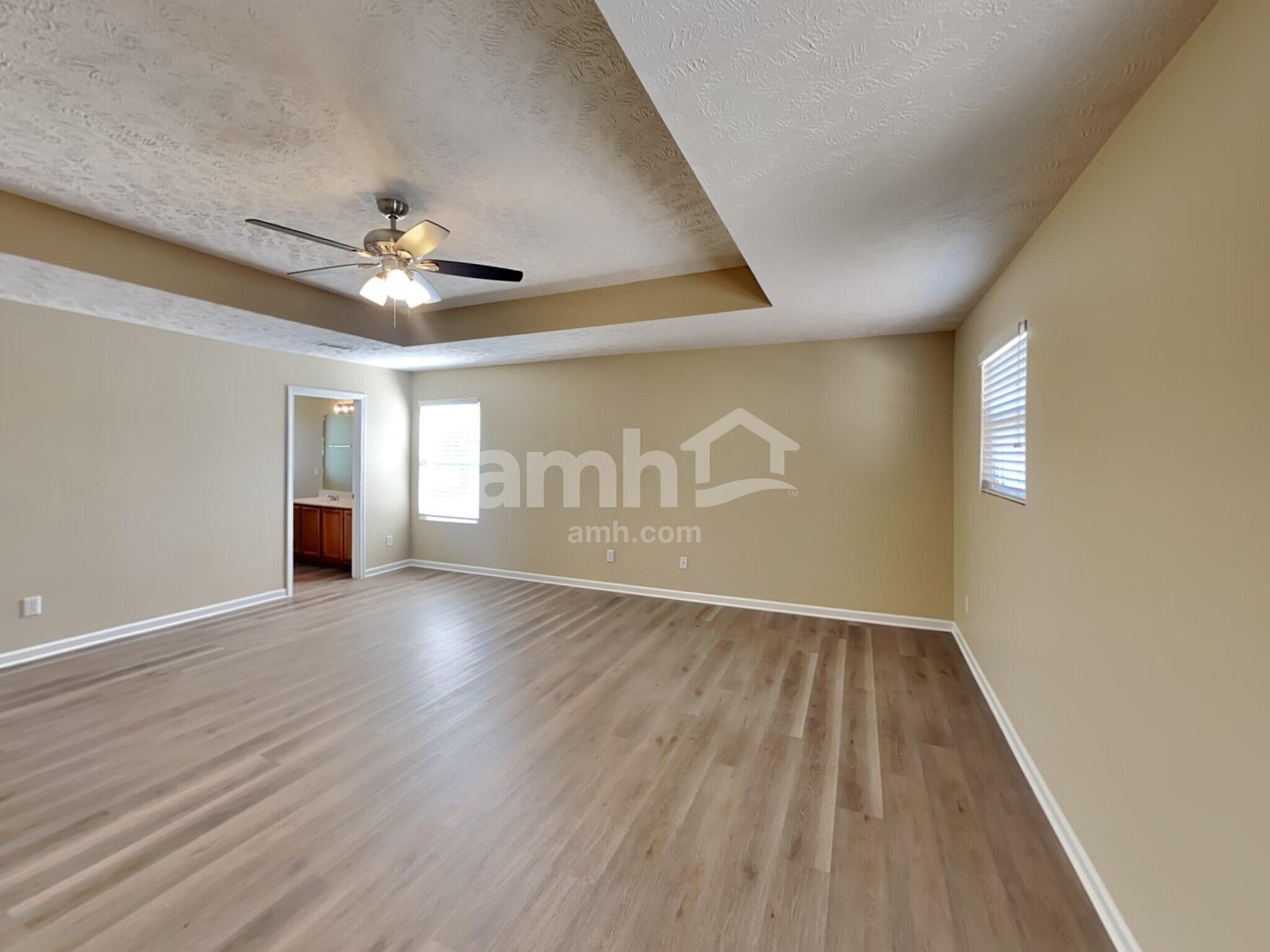 Building Photo - 5527 Middlebury Dr