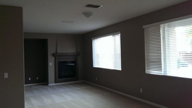 Building Photo - 1539 Figueroa Dr