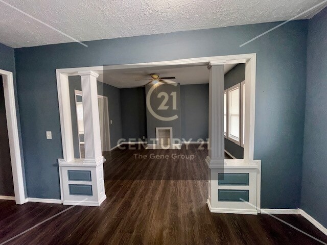 Building Photo - 2114 Wayne Ave