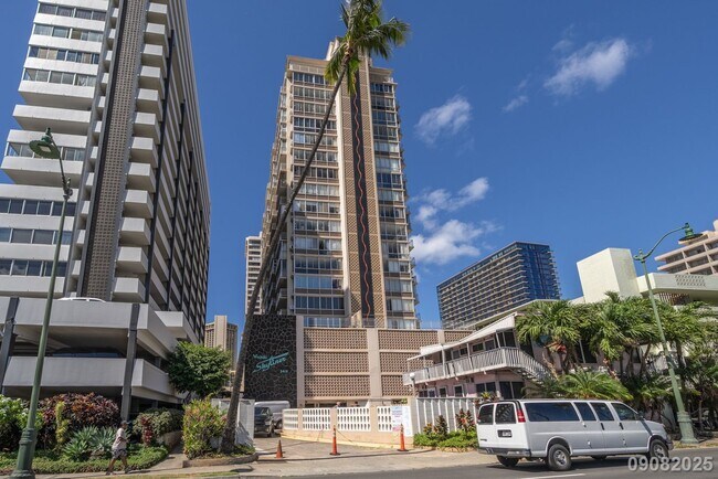 Primary Photo - $3,200/mo / 2BR / 1BA • 755 SF • 1 Assigne...