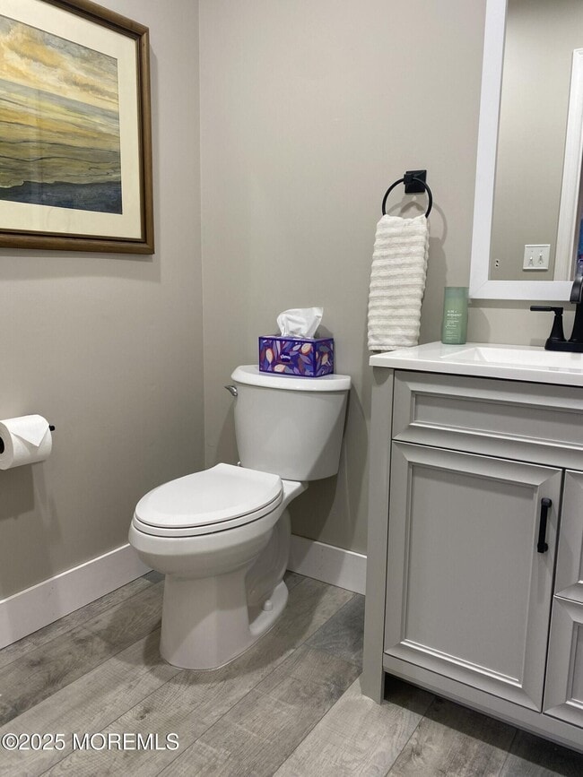 Building Photo - 11 Walnut Ct