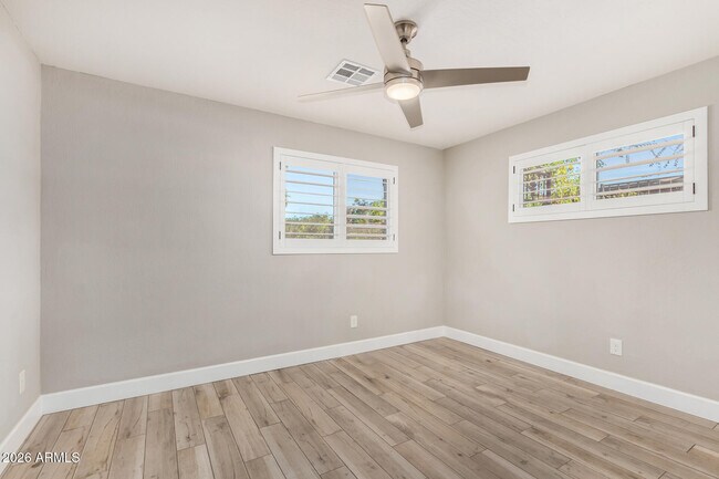 Building Photo - 429 W Flower St