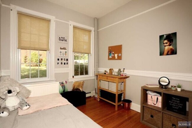 Building Photo - 809 Park Ave