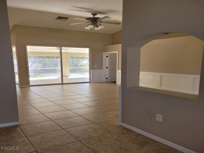 Building Photo - 4145 SW 9th Ave