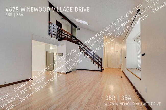 Building Photo - $500 OFF the first month of rent! Charming...