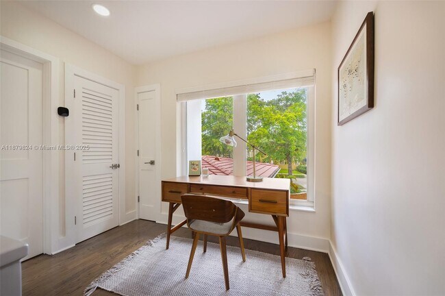 Building Photo - 1208 Mariana Ave