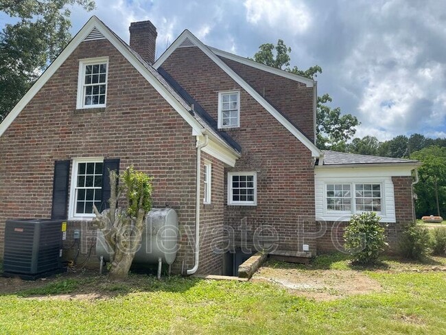 Building Photo - 10322 Cox Rd