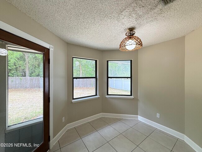 Building Photo - 8326 Cross Timbers Dr W