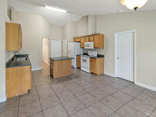 Building Photo - 734 Marlin Spike Dr