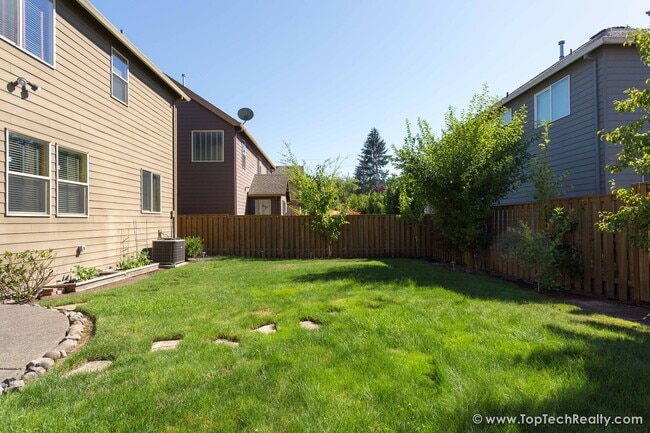 Building Photo - Stunning 3BD | 3BA | Luxury Single Family Home in Orenco | Near Intel & Park | Fenced Yard I Sola...