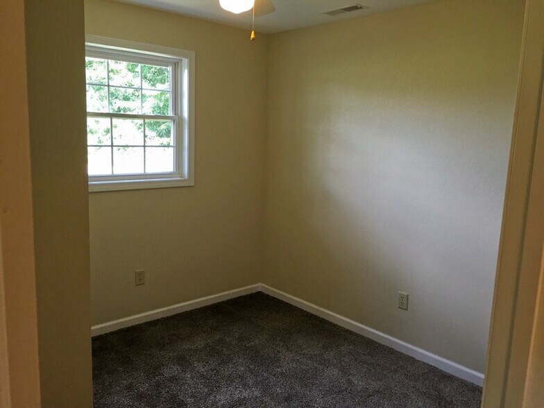 Building Photo - 12516 N 1035th St