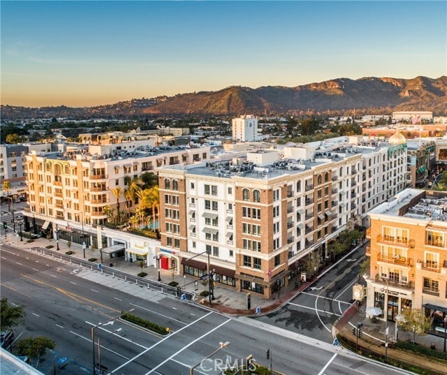 Building Photo - 305 Caruso Ave