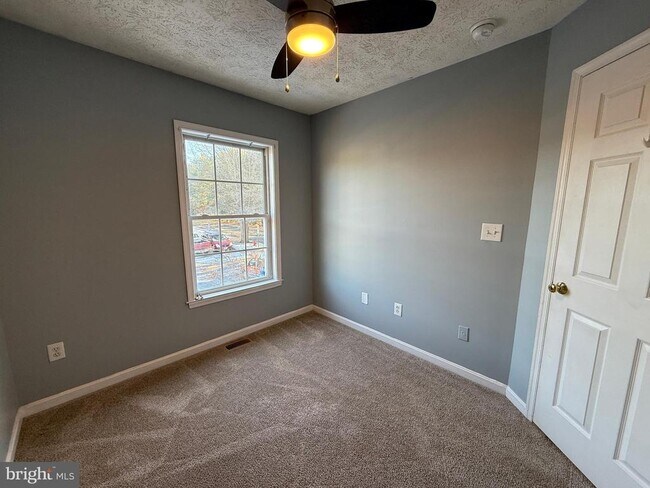 Building Photo - 10500 Boxmeer Ct