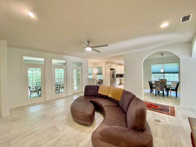 Building Photo - Renovated Haile Plantation Home – Move-In ...