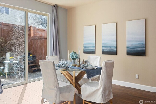 Building Photo - 3BD/2.5BTH Modern Townhouse in Greekbrooke II Community for Lease!