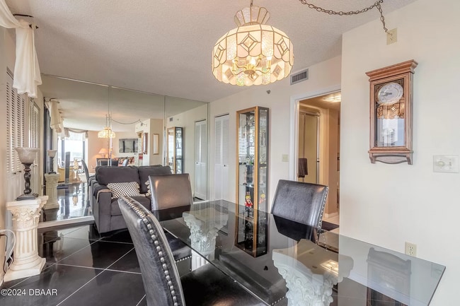 Building Photo - 1 Oceans West Blvd