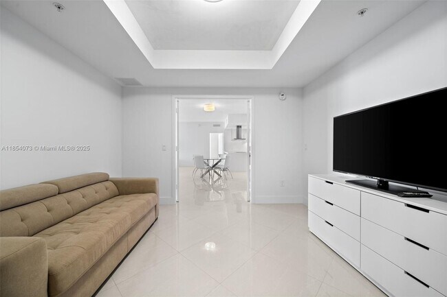 Building Photo - 17301 Biscayne Blvd