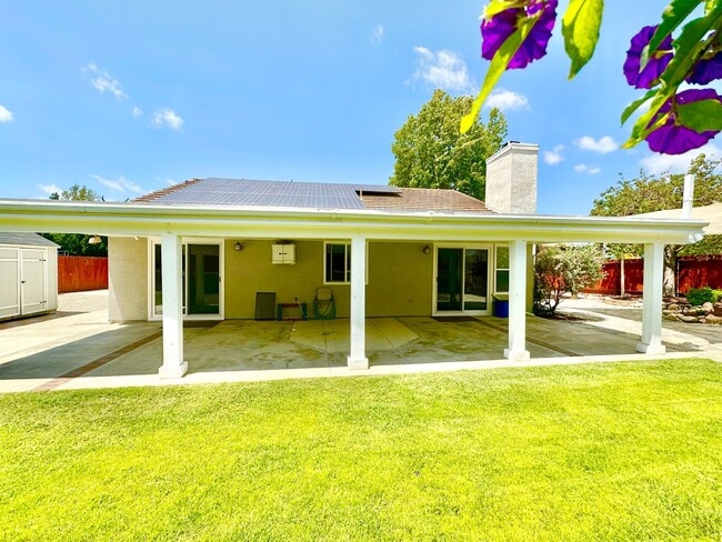 Building Photo - Wonderful Single-Story Home on Spacious Corner Lot with Privately Fenced Yard Space & Attached-Tw...