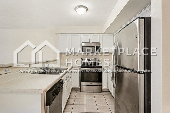 Building Photo - 311 Plum St