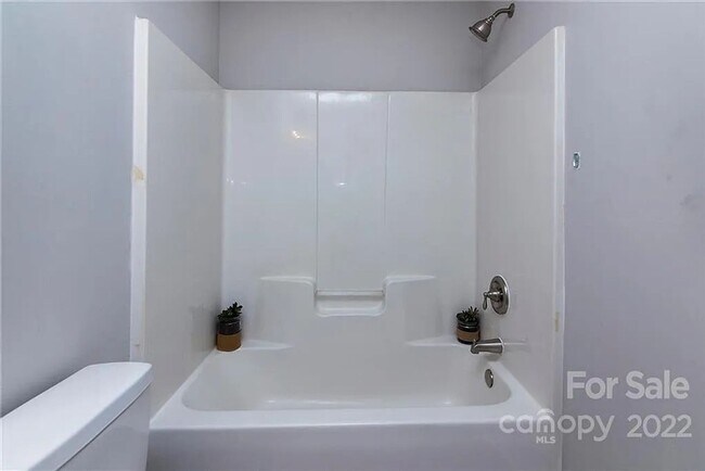 Building Photo - Charming 2BR Townhome in Charlotte