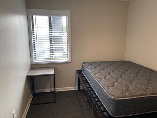 Interior Photo - 106 S Gregory St