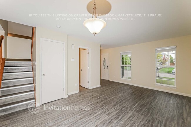Building Photo - 6801 Desert Dr
