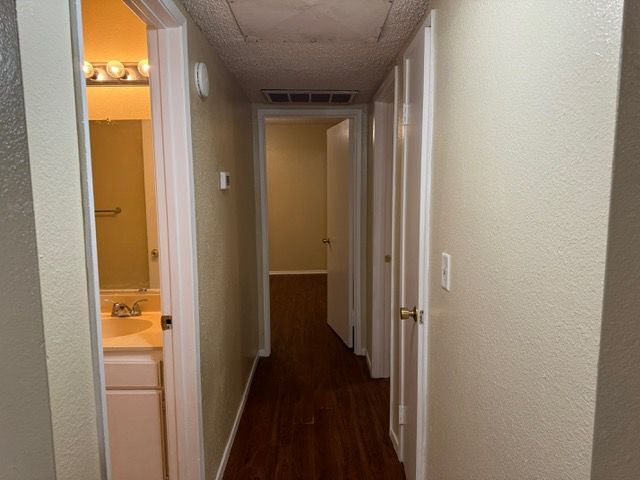 Building Photo - 8327 Vineyard Ave