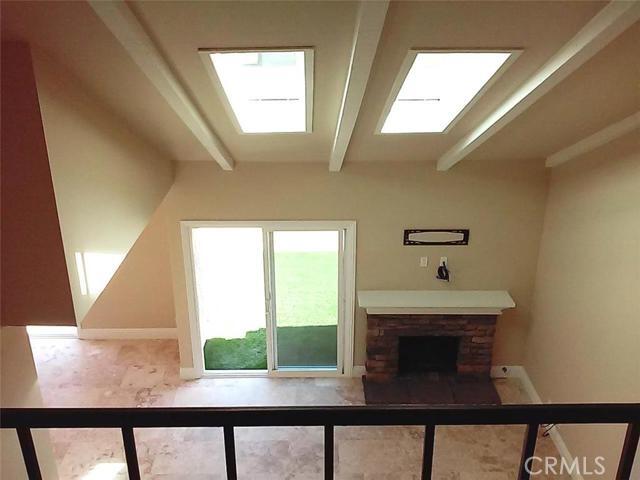 Building Photo - 608 Amber Dr