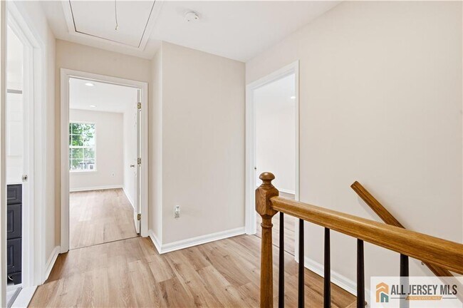 Building Photo - 55 Parsler Pl