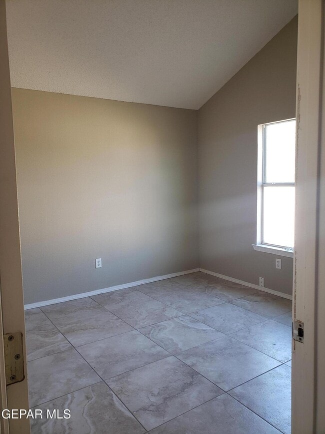 Building Photo - 505 Von Bargen Dr