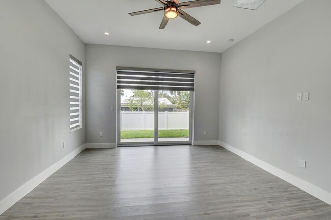 Building Photo - Single Family Home in Boca Raton