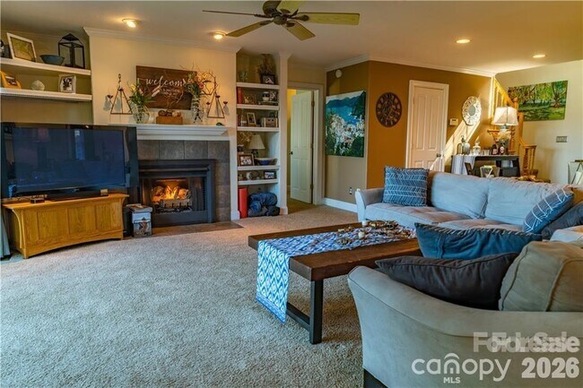 Building Photo - 40 Crestwood Dr