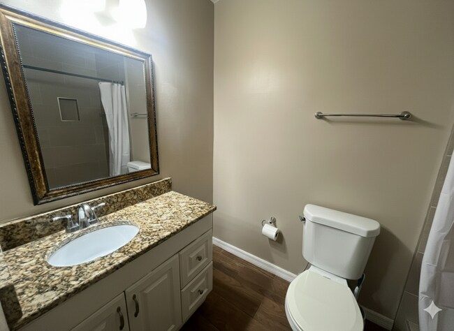 Building Photo - 610 Kenwick Cir
