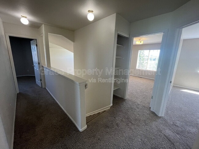 Building Photo - 5337 S Killarney St