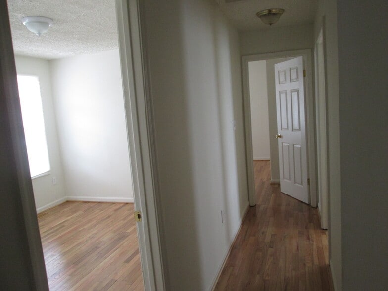 Building Photo - 5283 Ilchester Rd