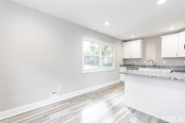 Building Photo - 3113 Idlewood Village Dr
