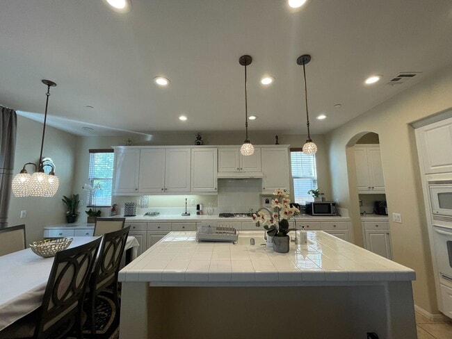 Building Photo - Spacious 5-Bedroom Retreat in Fallbrook’s ...